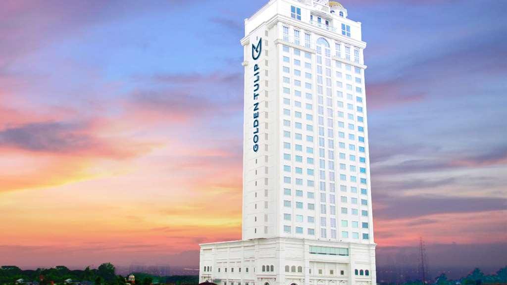 Hotel Golden Tulip Legacy Surabaja Exteriér fotografie
